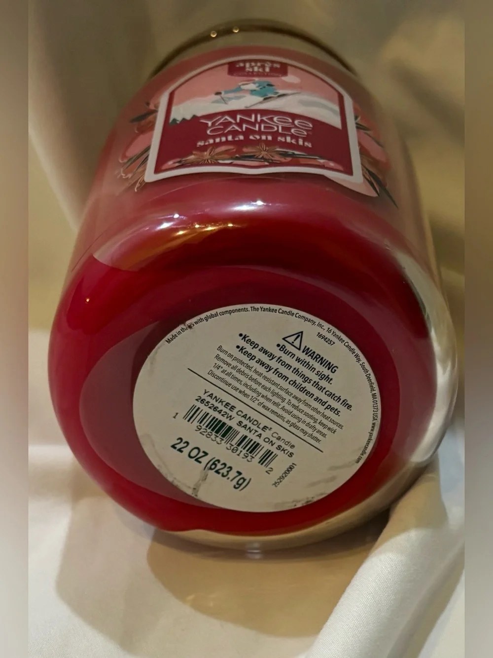 1 - YANKEE CANDLE - SANTA ON SKIS -  Large 22 OZ. JAR CANDLE LOT -1 WICK- NEW